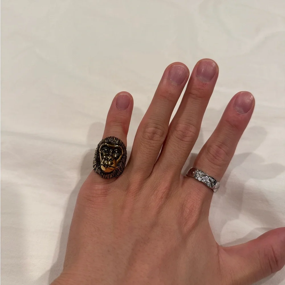 Gucci ring